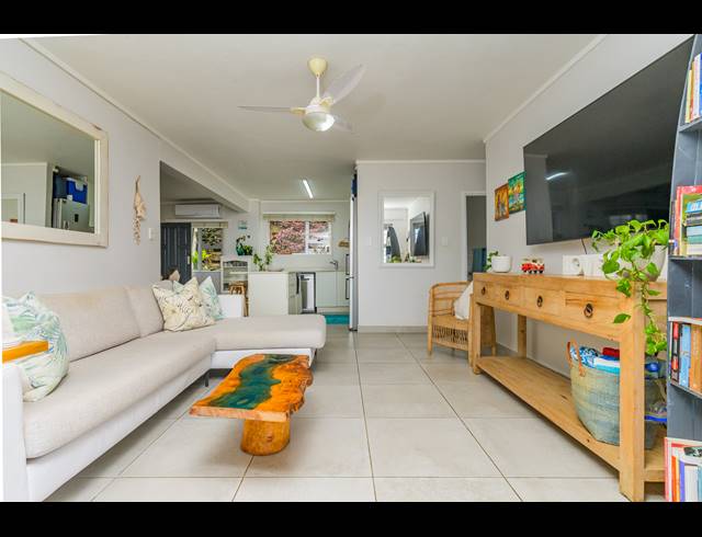 3 BEDROOM APARTMENT FOR SALE IN NEWSEL BEACH
